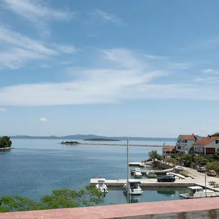 아파트 Kuca Zora *